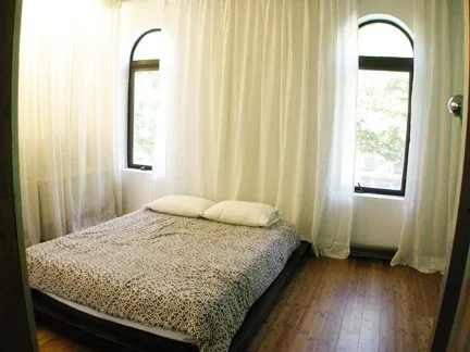 MASTER BED H--sm_mwb.jpg