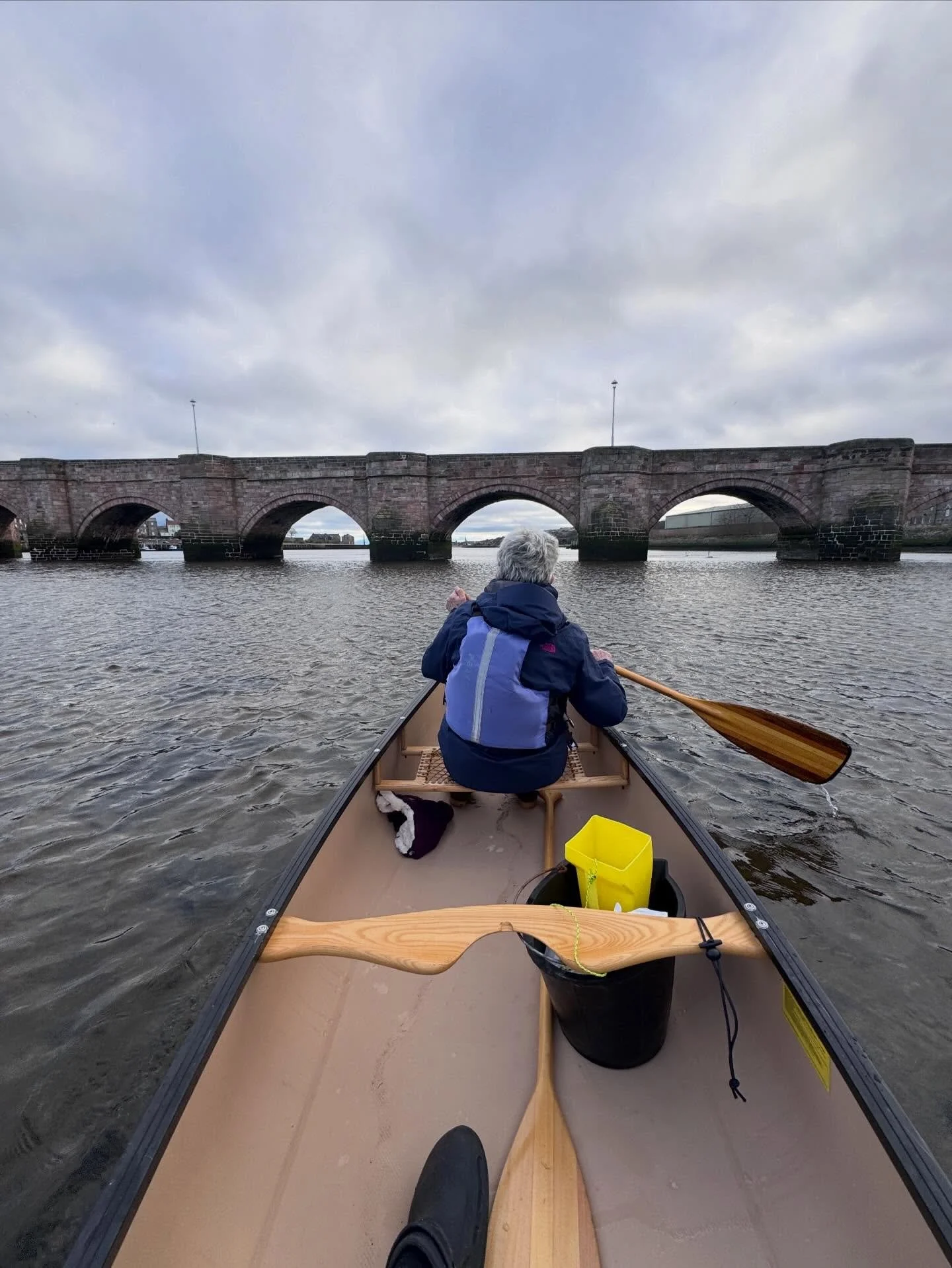 Paddling into Berwick Upon Tweed on the magnificent river Tweed. 🏴󠁧󠁢󠁳󠁣󠁴󠁿🛶

#scotlandcanoe #canoeing #visitscotland #rivertweed #scotland