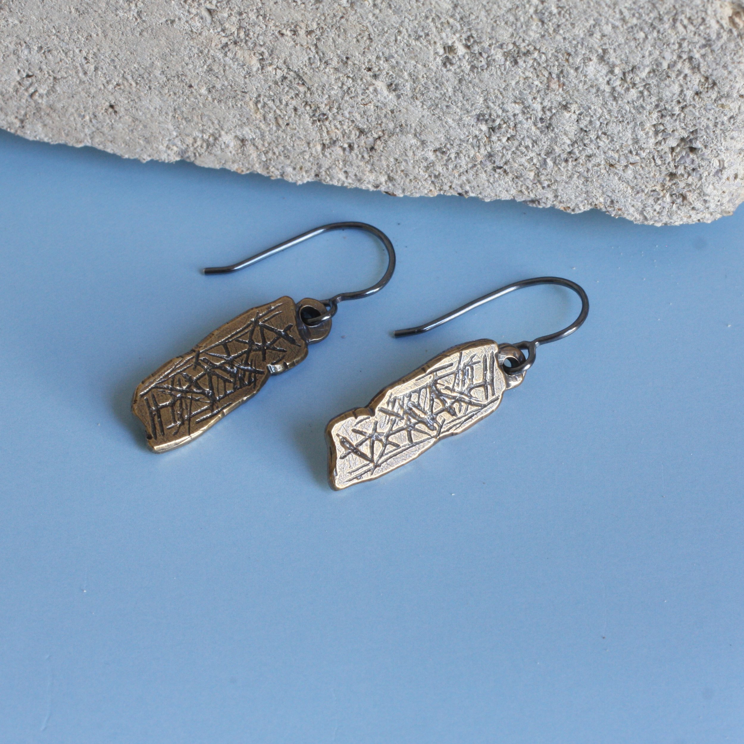 Blombos Earrings Brass 2.jpg