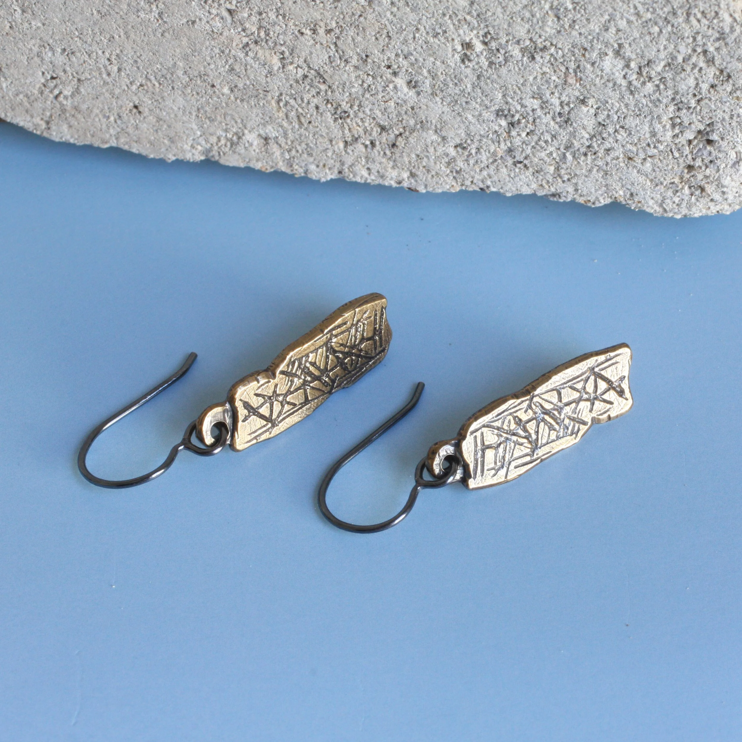 Blombos Earrings Brass 3.jpg