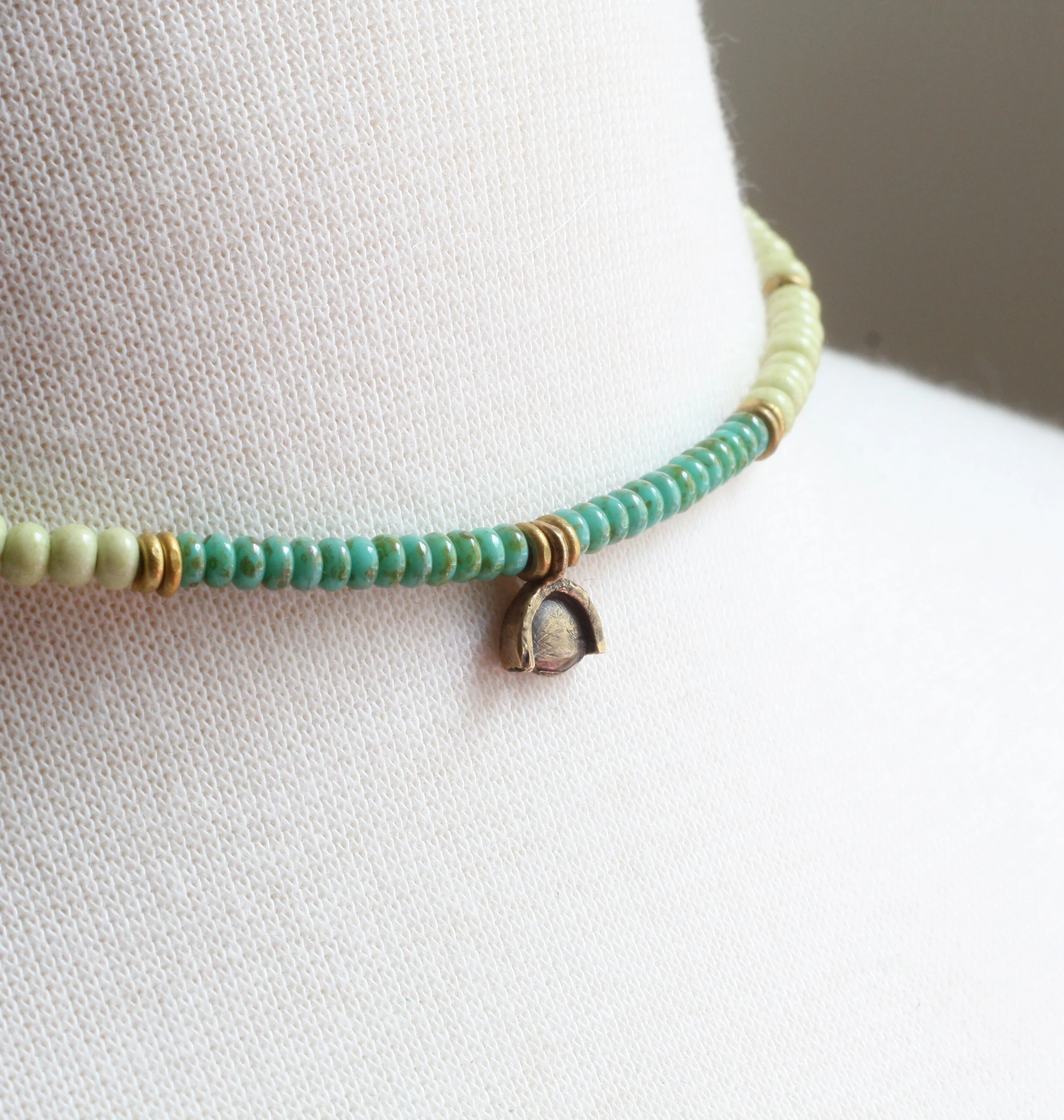 Arch Necklace