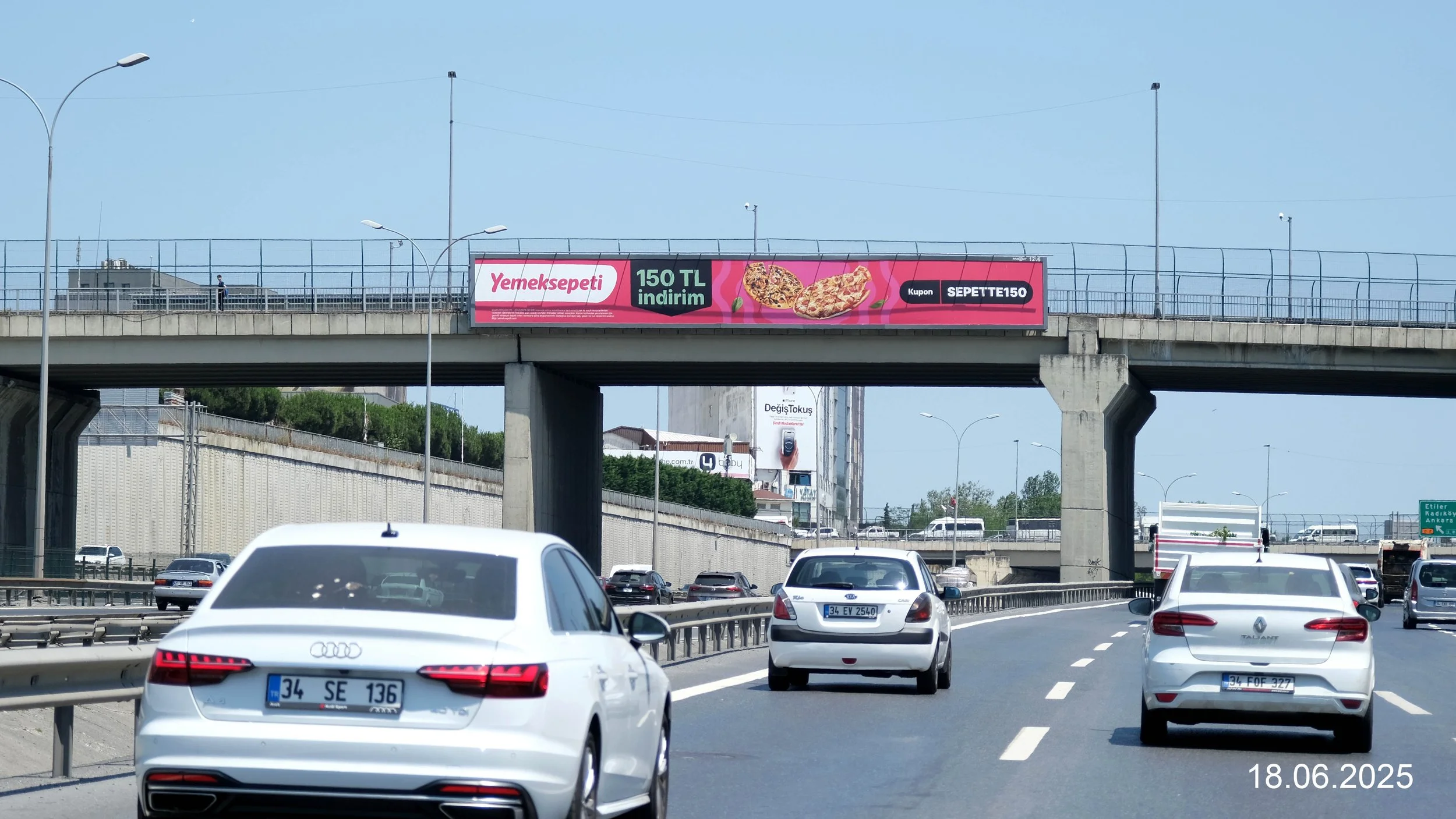 Tem-25 GS Stadı Önü (2).JPG