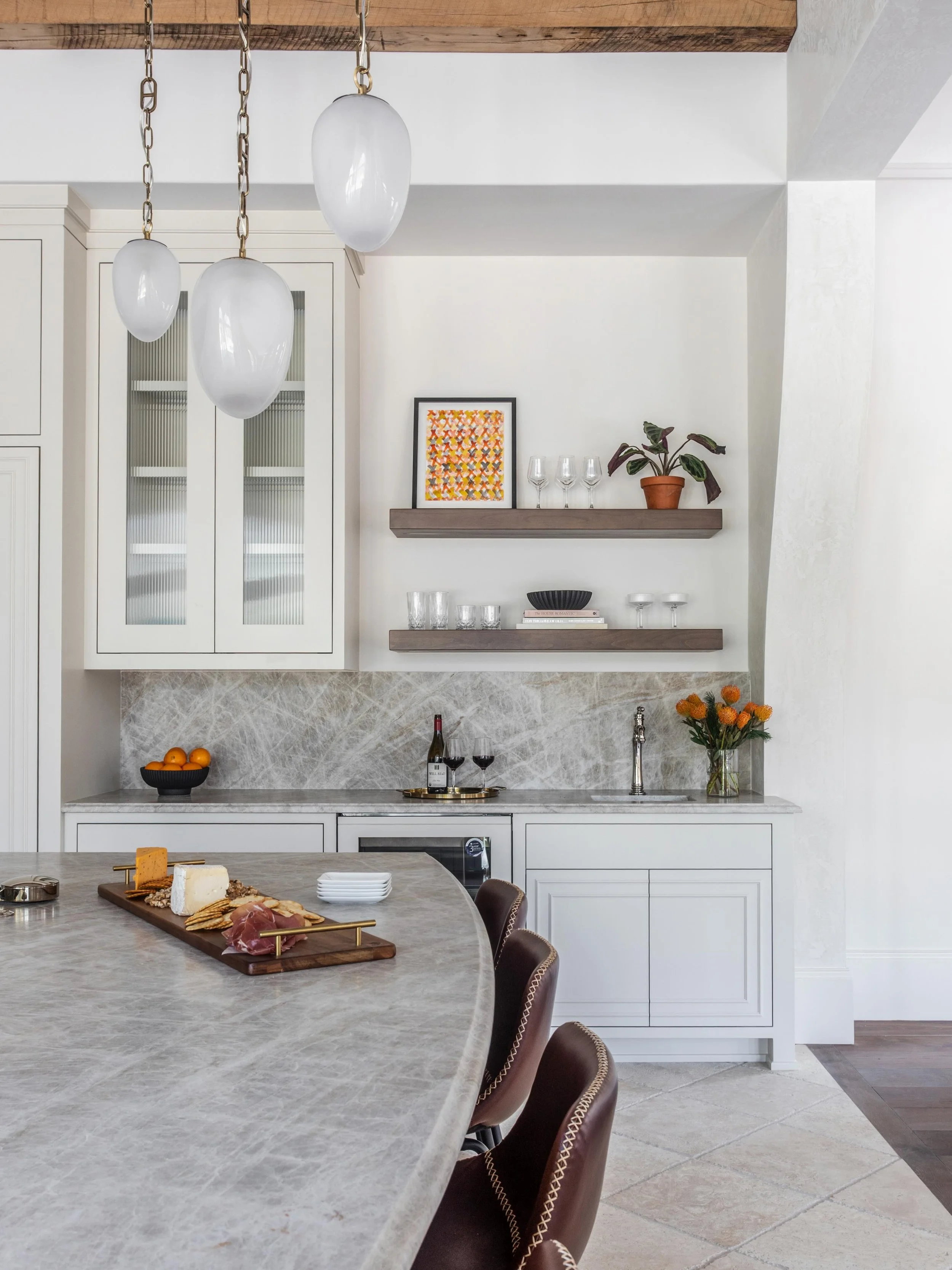 Designed around the way you live. Built to last for generations. From everyday routines to special occasions, every detail is crafted to create a home where legacy lives. ✨

Builder @lehigh_homes 
Architect @a.classical.studio 
Interiors @redelstudio