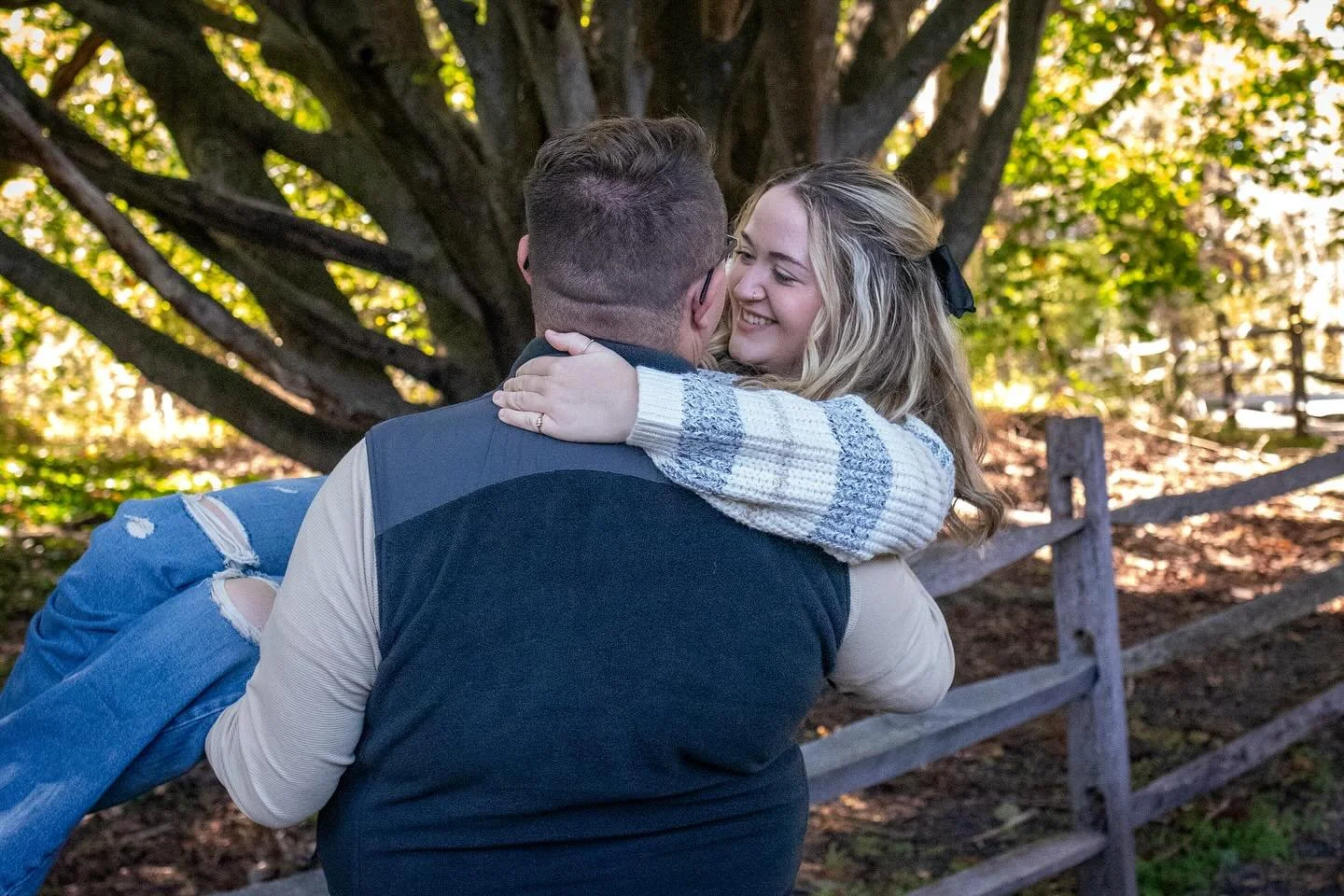 FALLing in love 🤎 

&bull;Drop a 🤎 in the comments to wish these two many more years of adventures &bull;