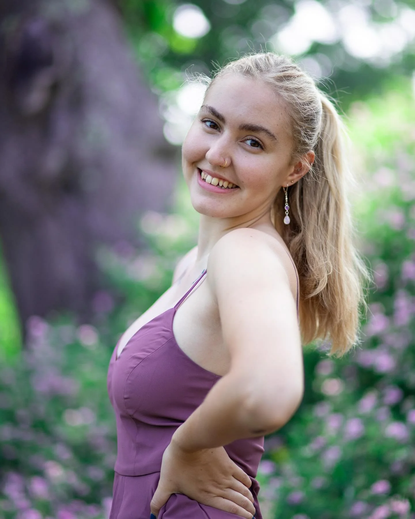 🌿spring awakens the world with color and light &mdash; let&rsquo;s capture it together. #springportraits