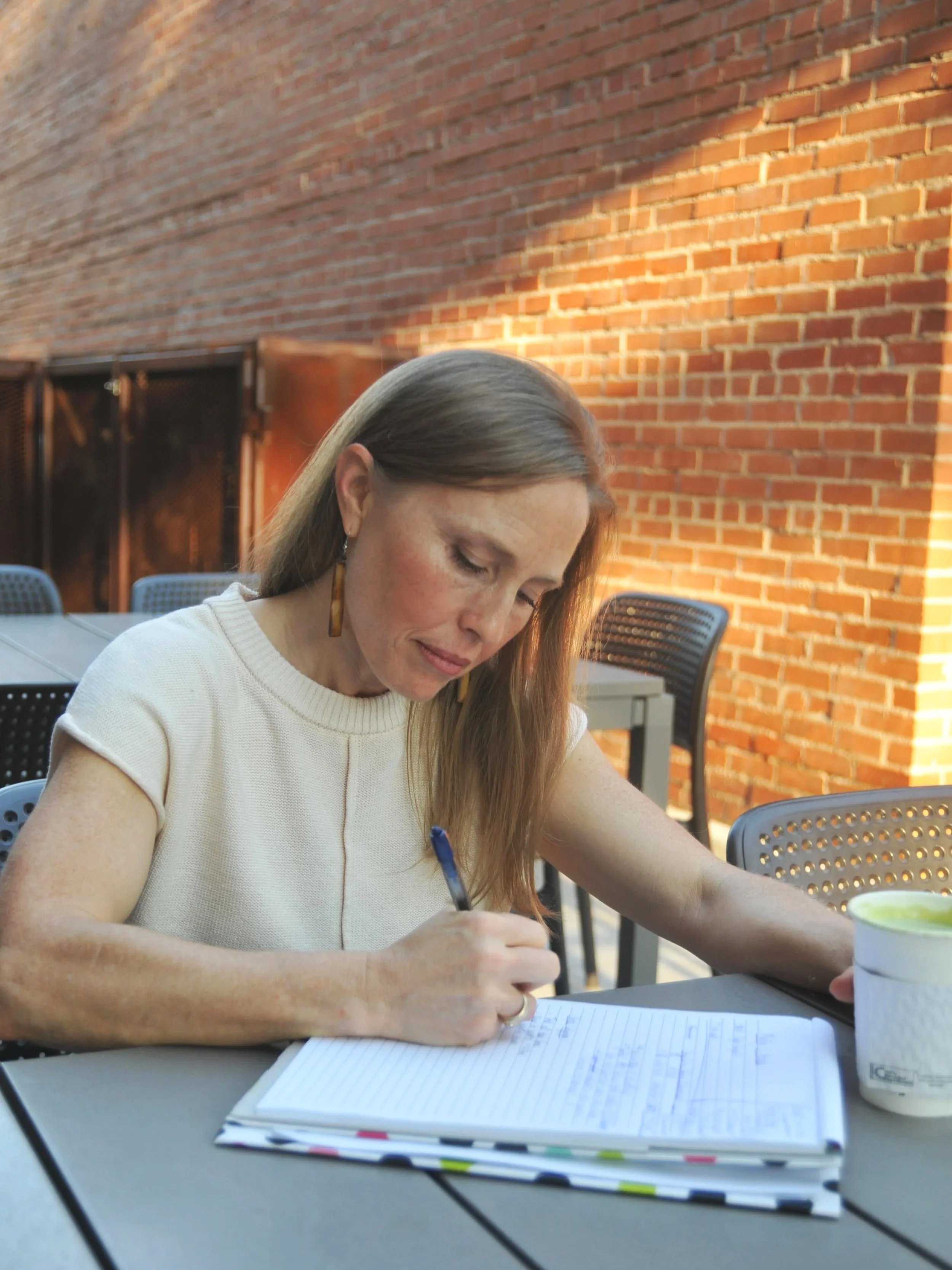 Karen Hairston, IHP is an integrative health practitioner and works 1-on-1 with families with special needs virtually or will meet in person for locals