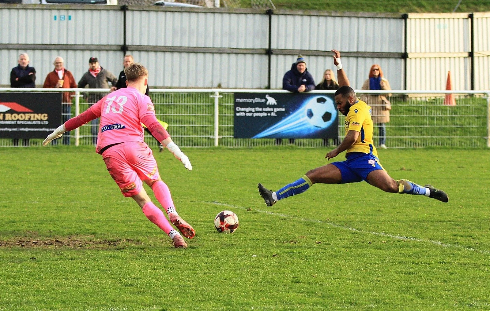 Fleet Town v Redhill FC 