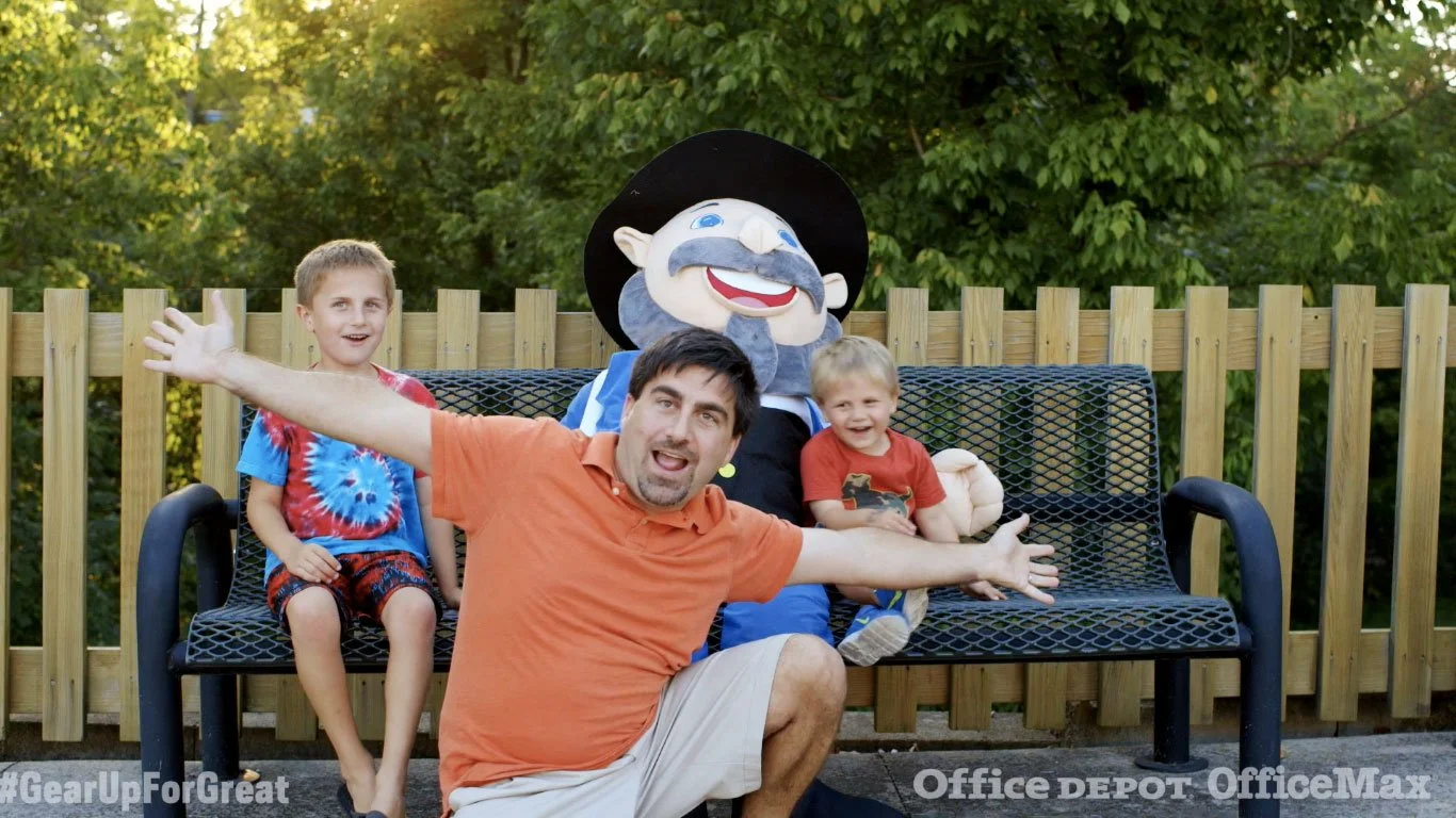 Office Depot & Mensch on A Bench <span>Video</span>