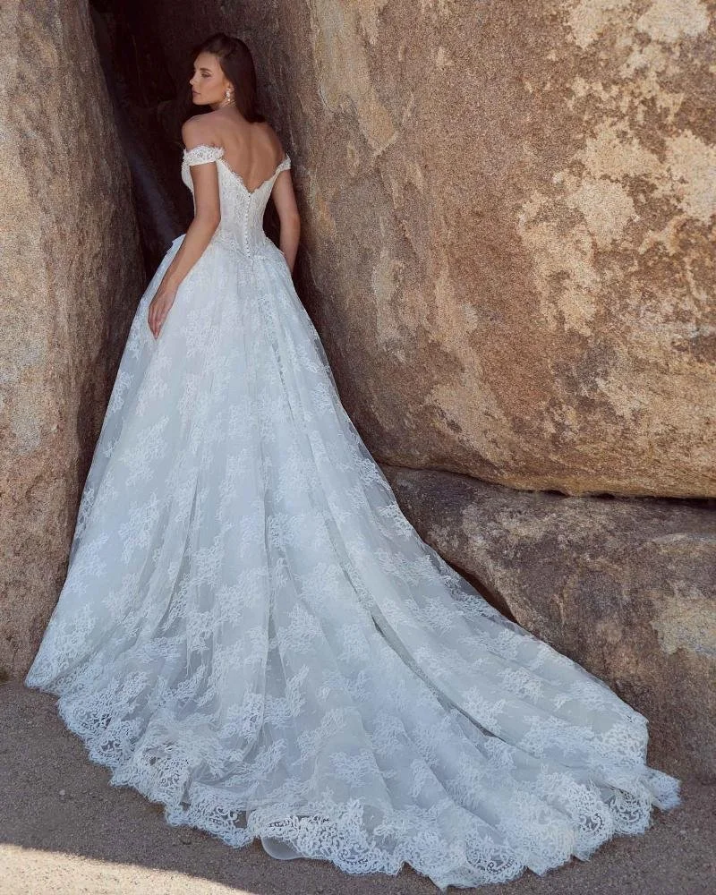 Basque Waist Vintage Wedding Dress with Lace and Ballgown Silhouette