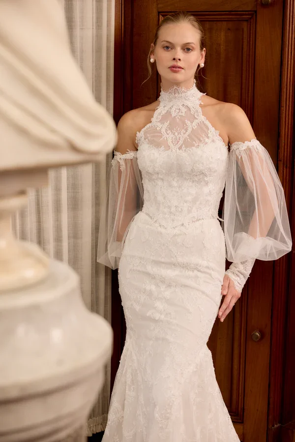 The Eternity gown embodies a perfect balance of sophistication and modern glamour.