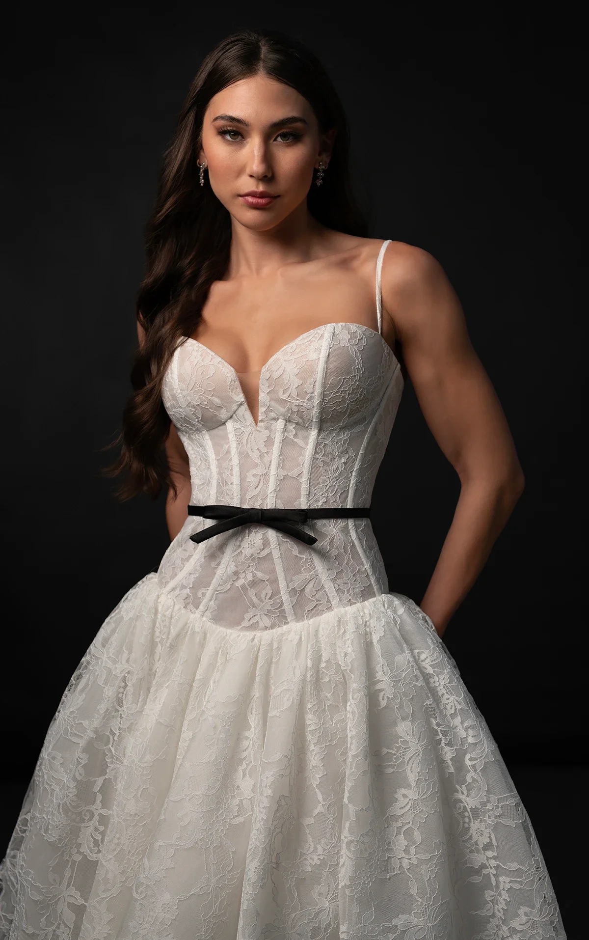 Romantic Sweetheart Princess Aline Wedding Dress with Detachable Bow Belt