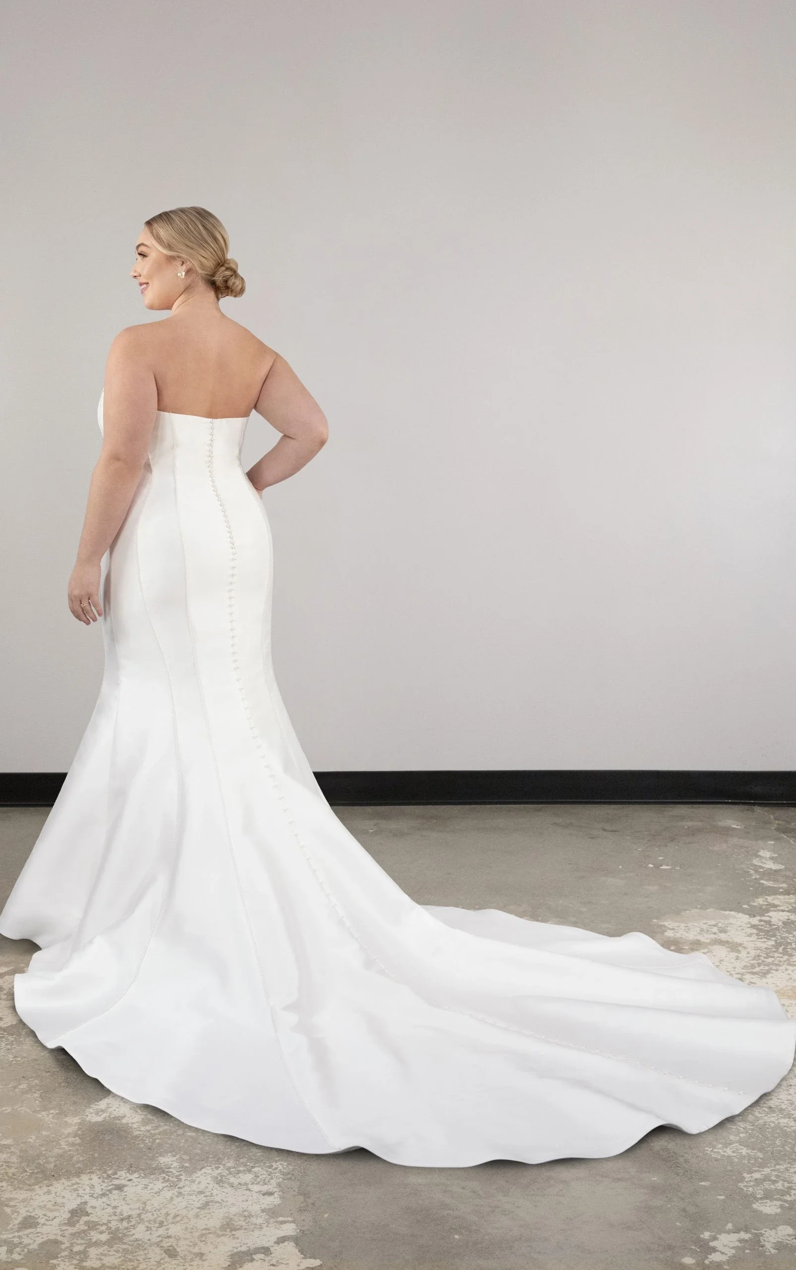 Sexy Strapless Plunging Fit and Flare Mermaid Gown in Mikado