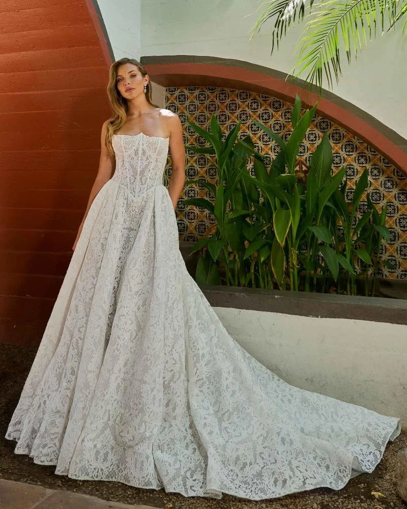 Vintage Lace Wedding Dress with Pockets and Strapless Neckline