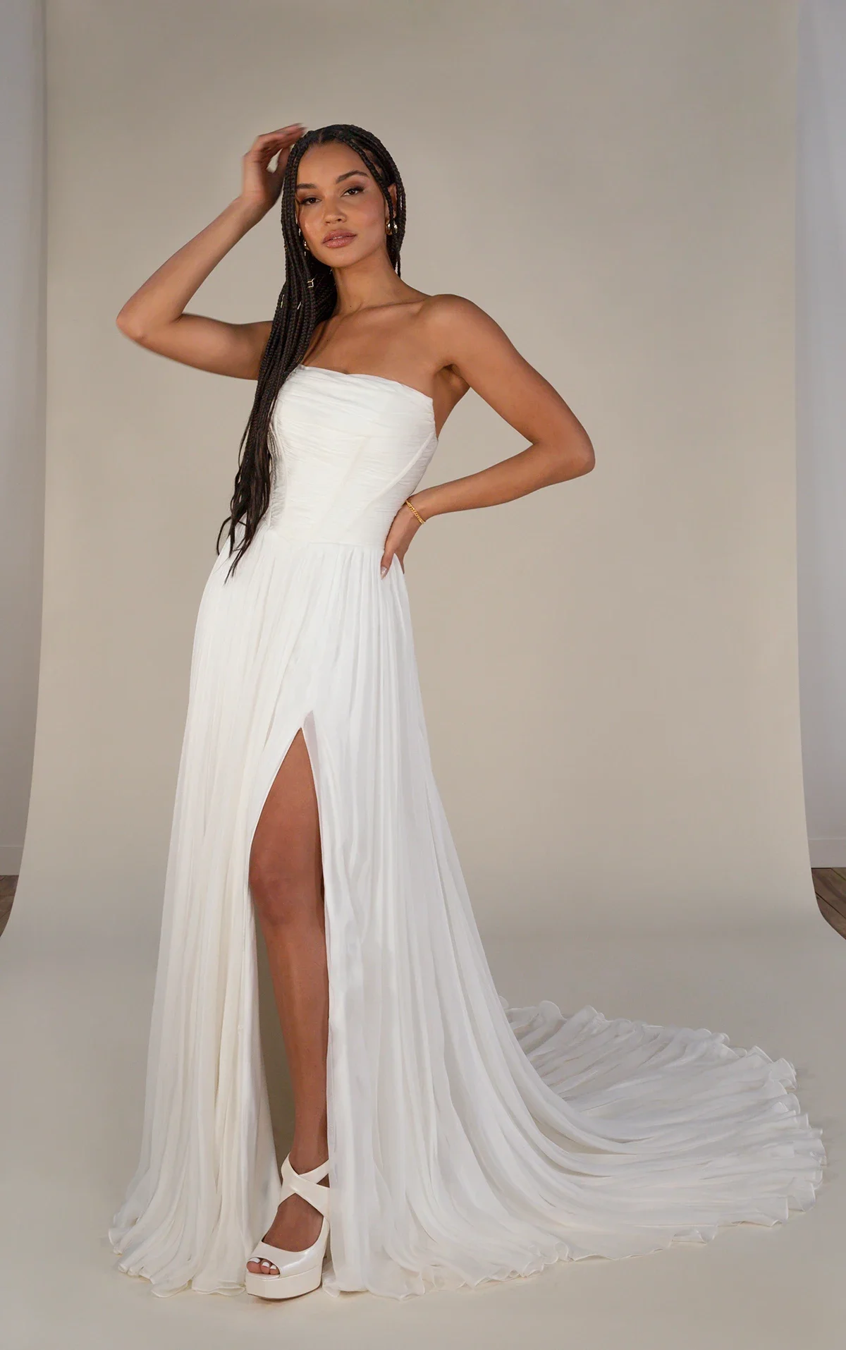 Chic Strapless Soft Aline Bridal Dress with Scoop Neckline