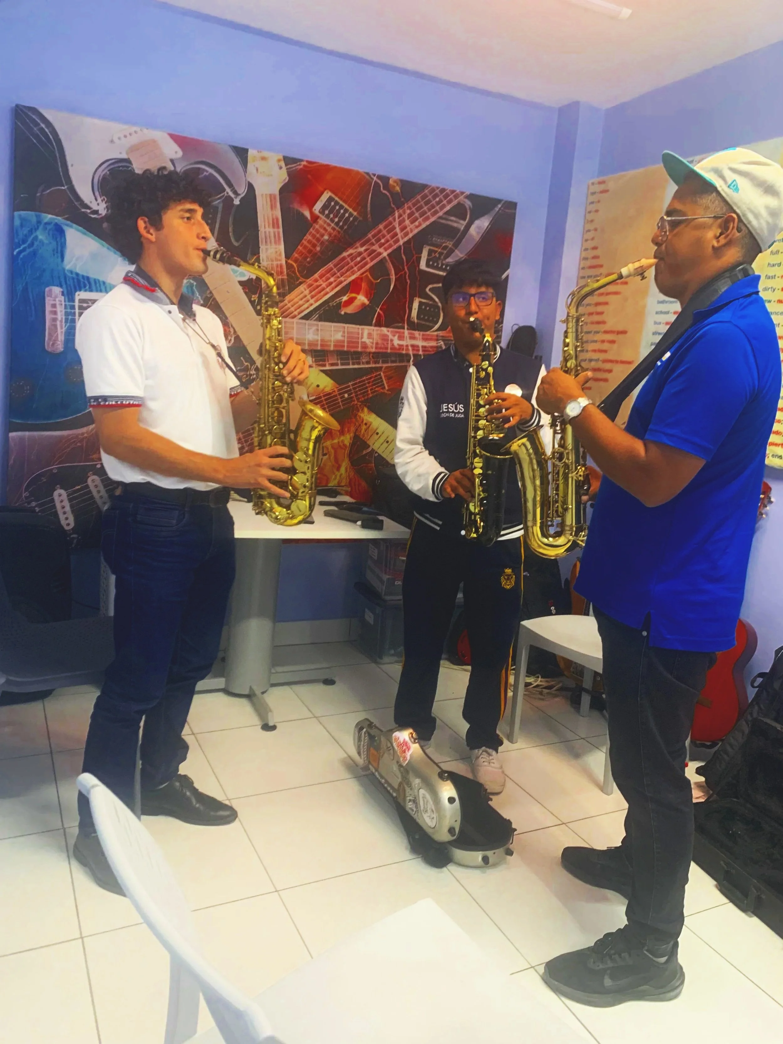 alex-izaguirre-sax-lessons-1.jpg