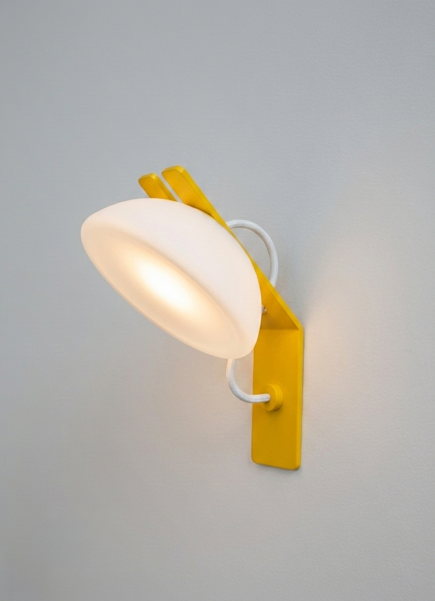 Fold_Yellow_FrostedOpal_01.png