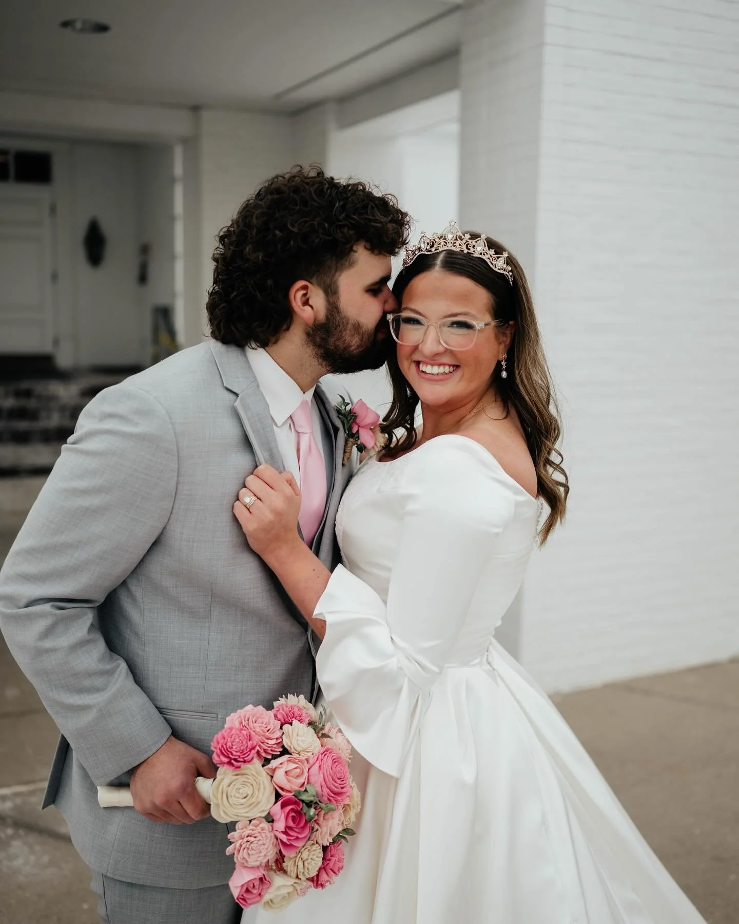 THE TIPPMANN&rsquo;S🩷🫶🏻

Name a better Valentine&rsquo;s Day wedding! Julia and Benjie radiate kindness and joy from the moment you meet them! That afternoon the excitement that the two of them had to finally say &lsquo;I do&rsquo; was the sweetes