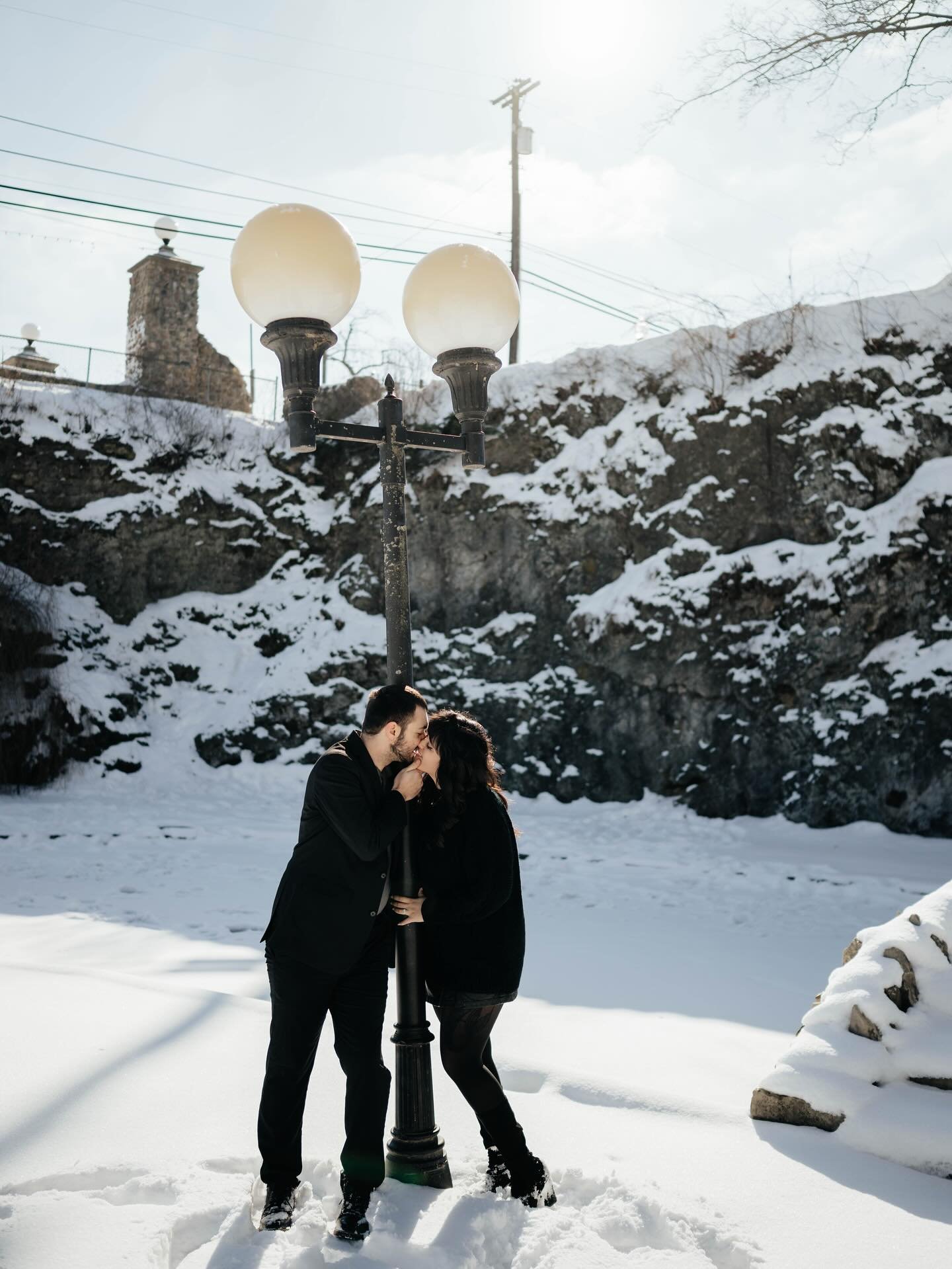 The most perfect snowy proposal ❄️🩷🥂☀️
&bull;
&bull;
&bull;
&bull;
&bull;
Key Words: 
Indiana photographer, Indiana, wedding, Midwest wedding, colorful, Fort Wayne, engagement, elopement photographer, Indianapolis wedding photographer, couples, eng