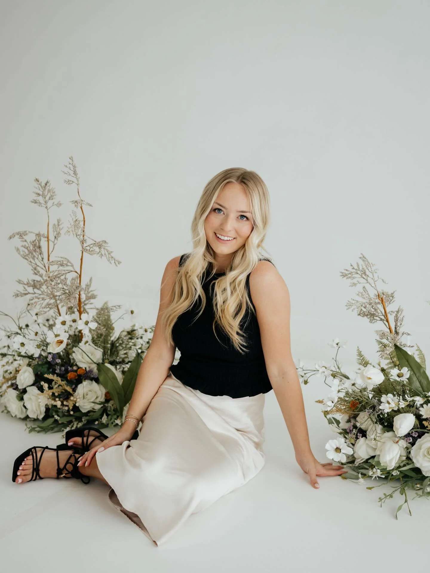 The cutest branding session 🤩🌷☀️🫶🏻

@contentbyhannahbixler is the sweetest human ever!! 100% recommend booking her for a wedding day content creator!! I hope we get to work a wedding together soon🤍