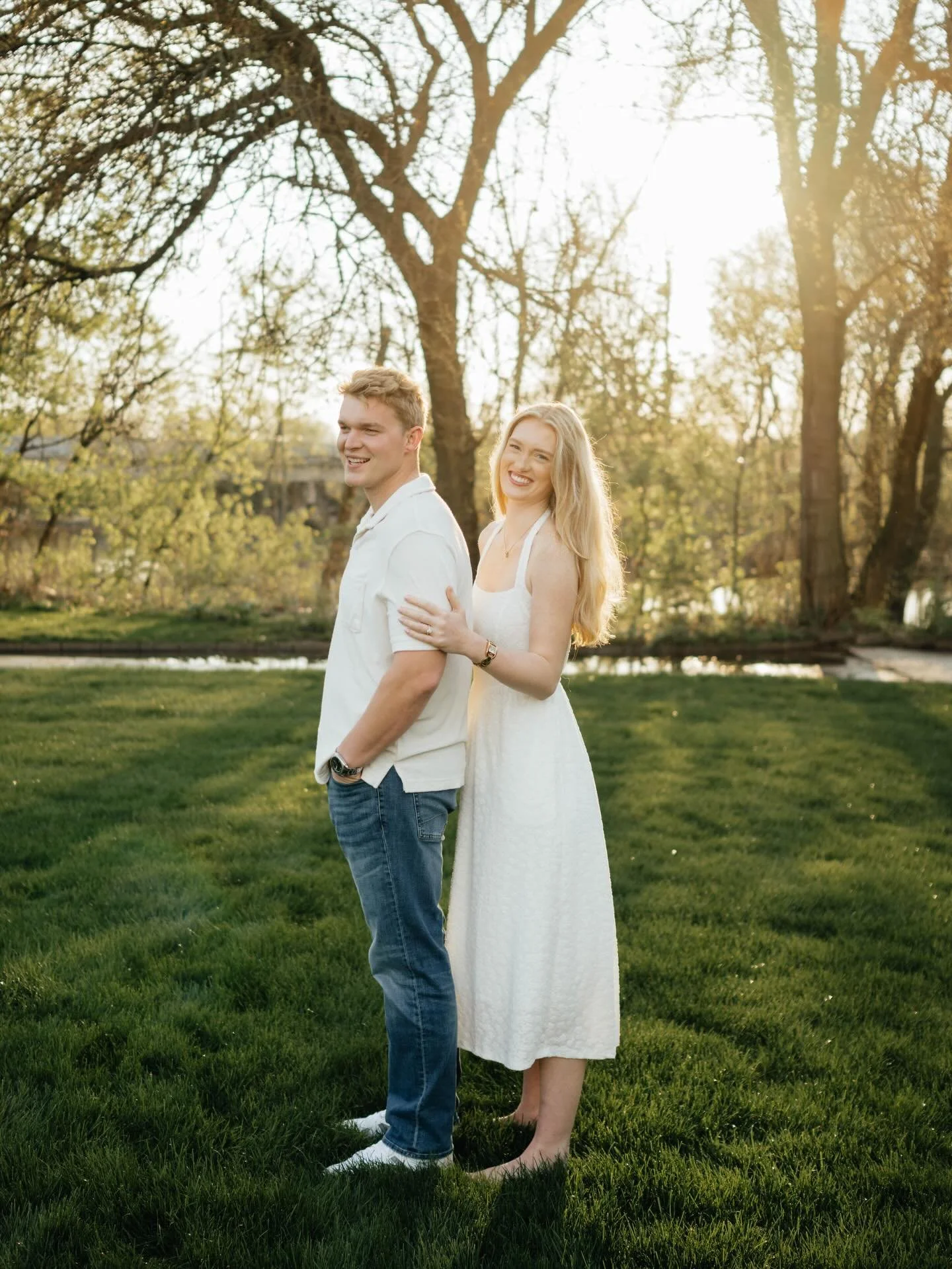 August can&rsquo;t come soon enough for Chloee + Hunter ☀️🌷💍🍾
&bull;
&bull;
&bull;
&bull;
&bull;
Key Words: 
Indiana photographer, Indiana, wedding, Midwest wedding, colorful, Fort Wayne, engagement, elopement photographer, Indianapolis wedding ph