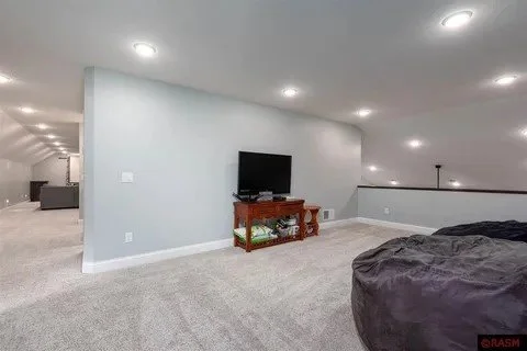 120 Joshua upstairs loft.jpg