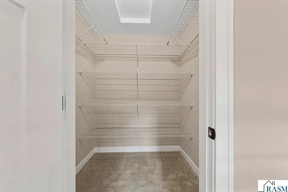 124 Joshua upstairs storage.jpg