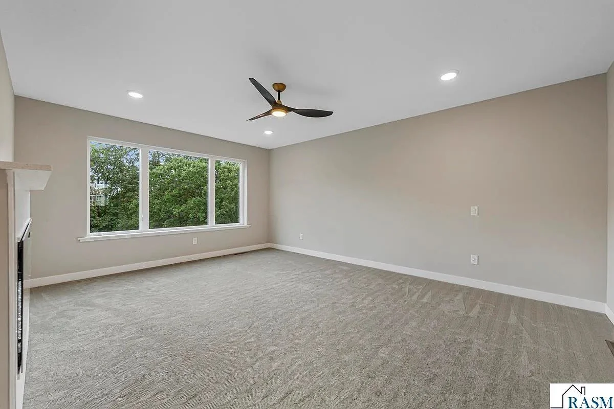 124 Joshua owners suite.jpg