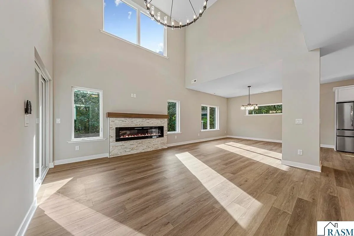 124 Joshua family room.jpg