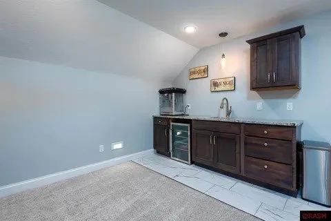 120 Joshua bonus wetbar.jpg