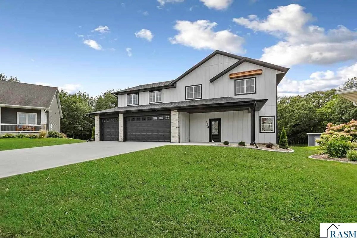 124 Joshua Exterior 2.jpg