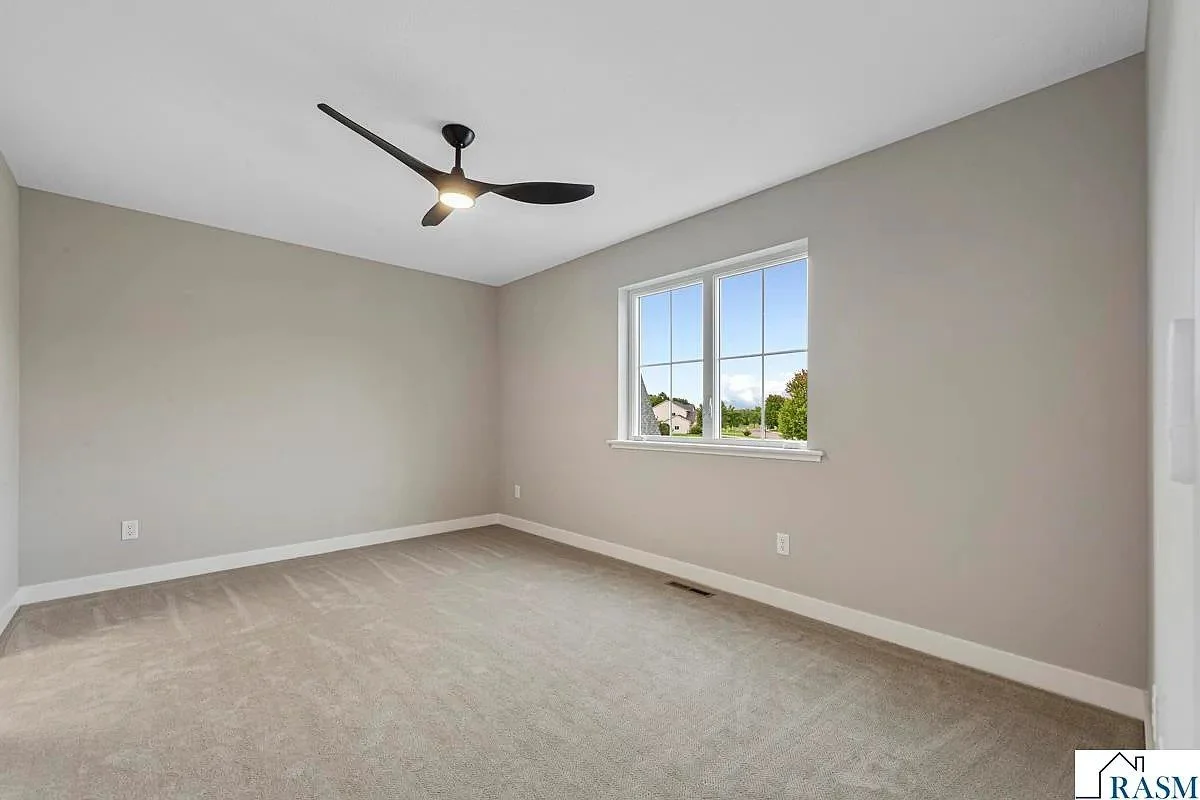 124 Joshua bdrm 3a.jpg