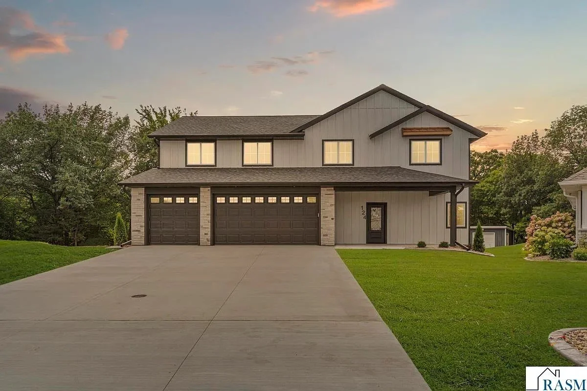 124 Joshua Exterior evening.jpg