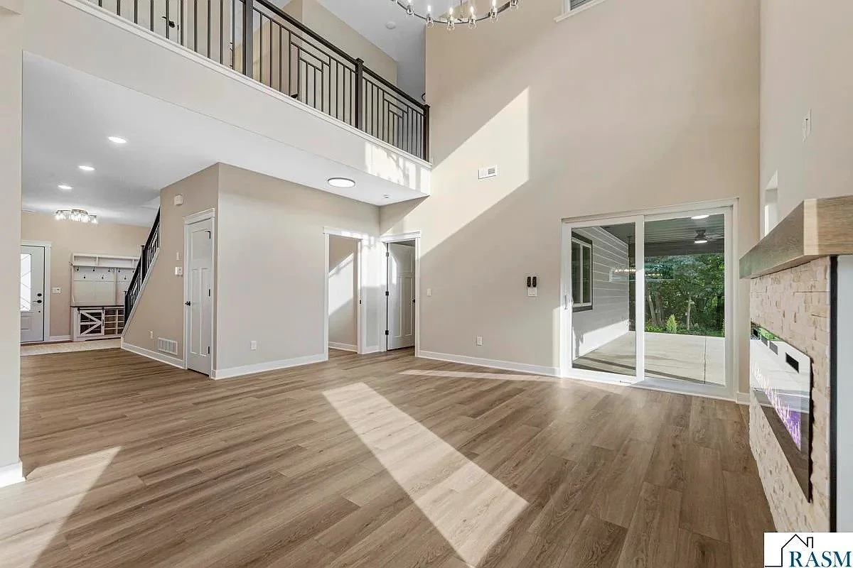 124 Joshua family room view3.jpg