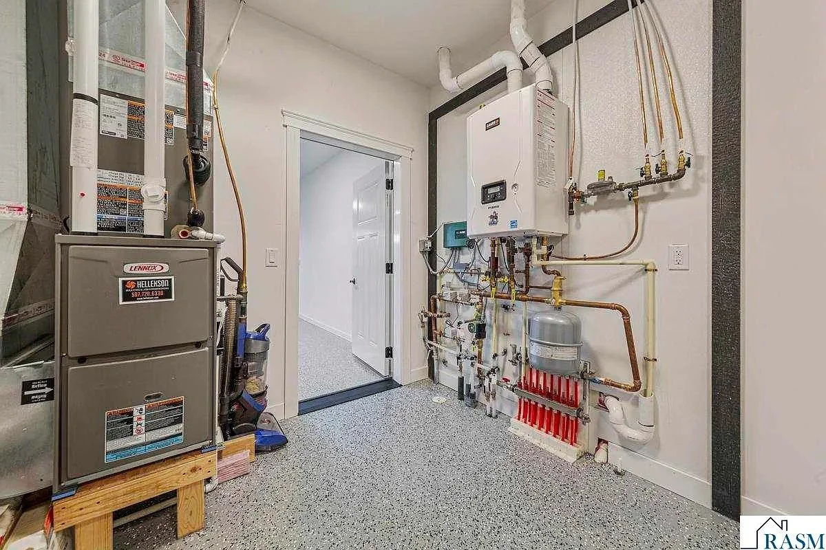 124 Joshua mechanical room.jpg