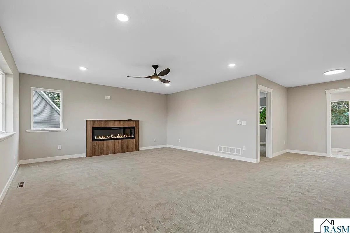 124 Joshua upstairs family room view3.jpg