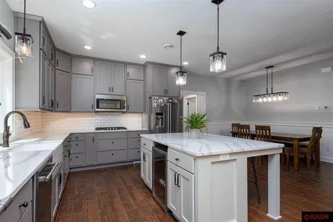 120 Joshua kitchen1a.jpg