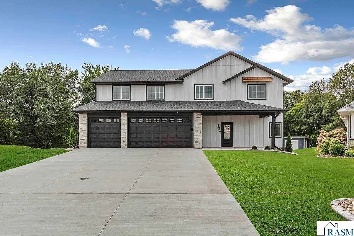 124 Joshua Exterior.jpg