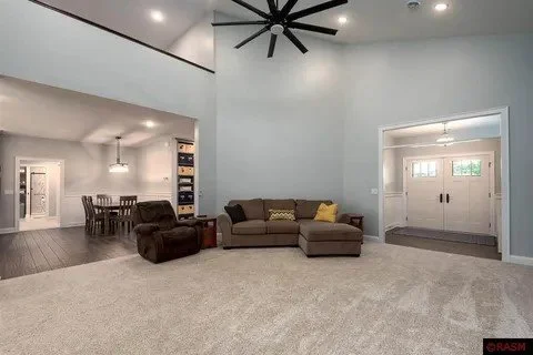 120 Joshua Family room2.jpg