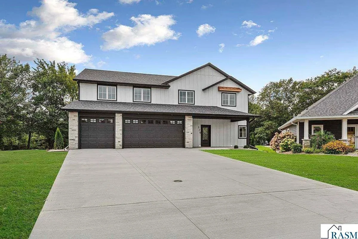 124 Joshua Exterior 3.jpg