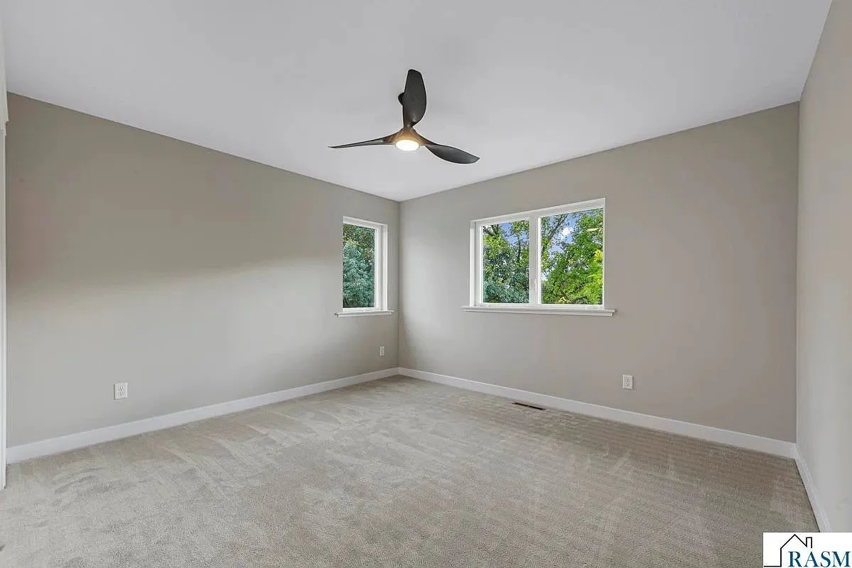 124 Joshua bdrm 2b.jpg