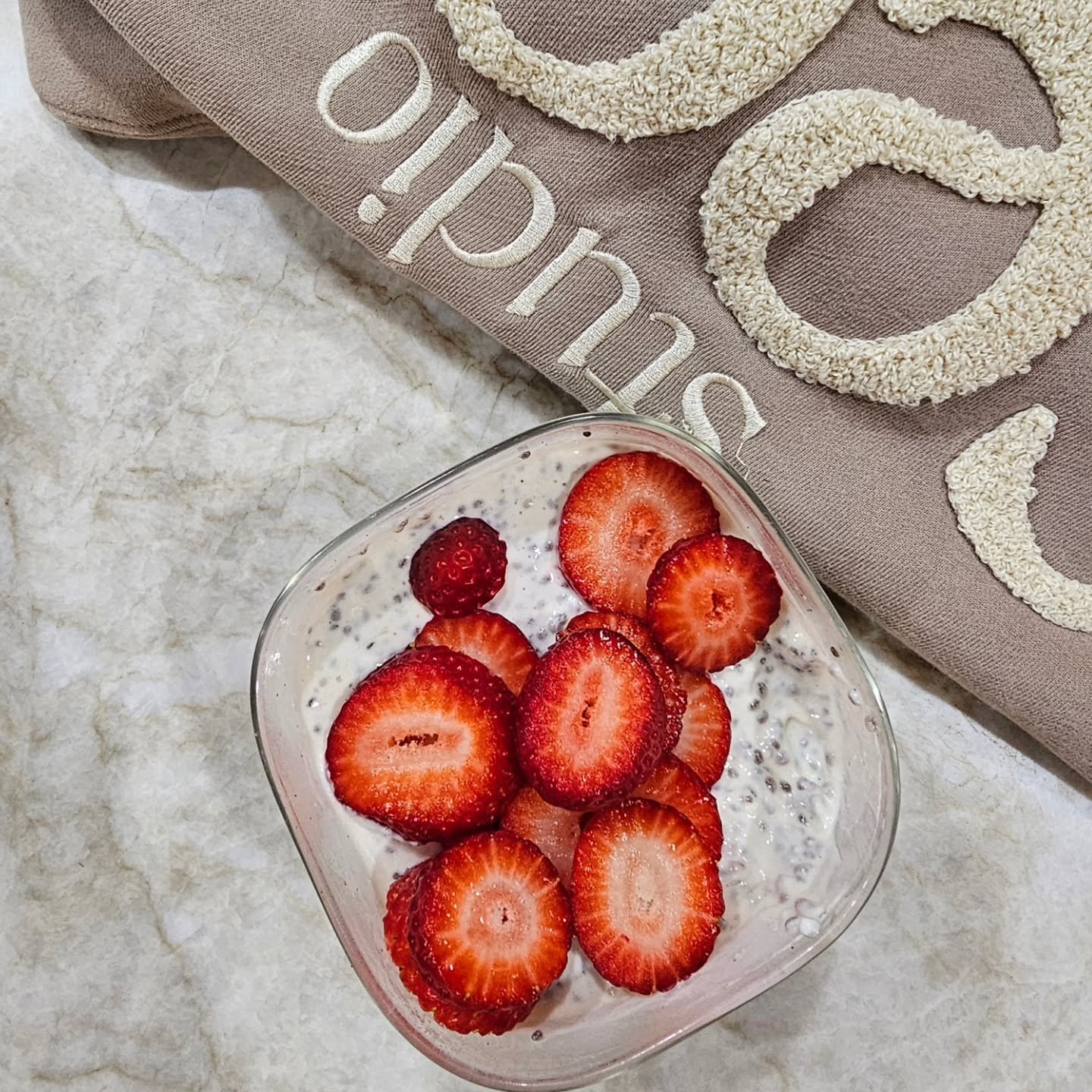 Early teaching starts are back for me, and this is my all-time favourite breakfast that I can prep and forget. 

Save it, make it, enjoy it, and stop reminding me how I am failing at posting all the recipes you love because I am clearly nailing life 