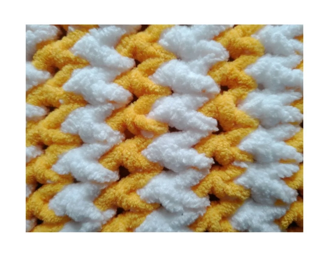 ✨Clean Stitches ✨ @chunkycrochets_shop 

.
.
Music by @wanderingggemini 
.
.