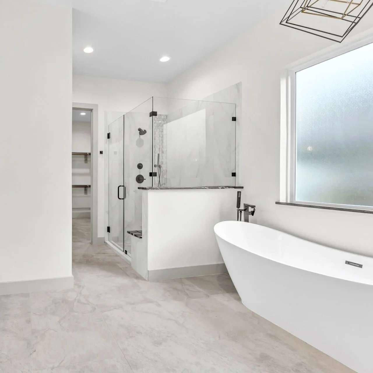 modern-houston-tx-real-estate-photography-interior-master-bathroom.jpg