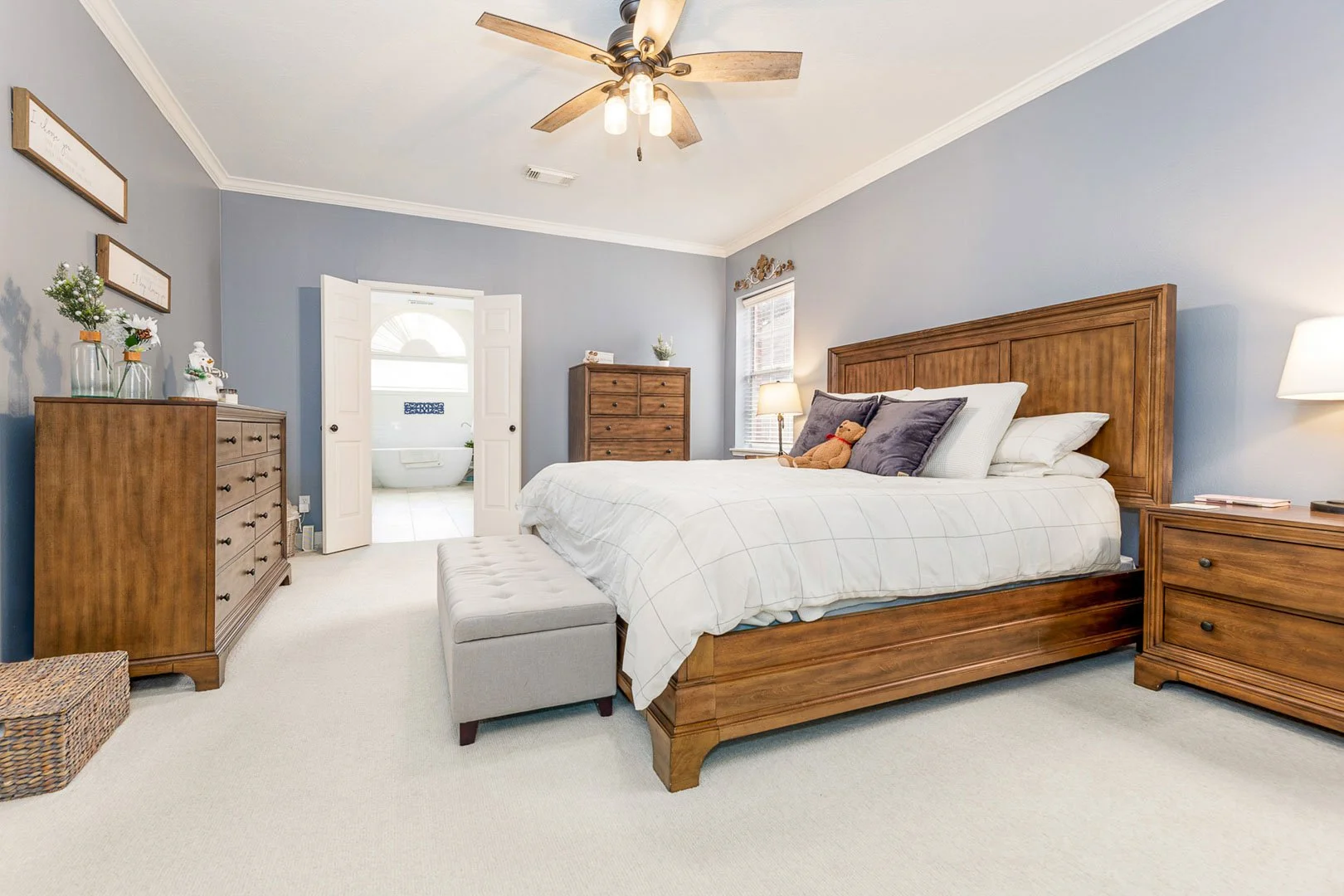 houston-tx-friendswood-tx-master-bedroom-professional-interior.jpg