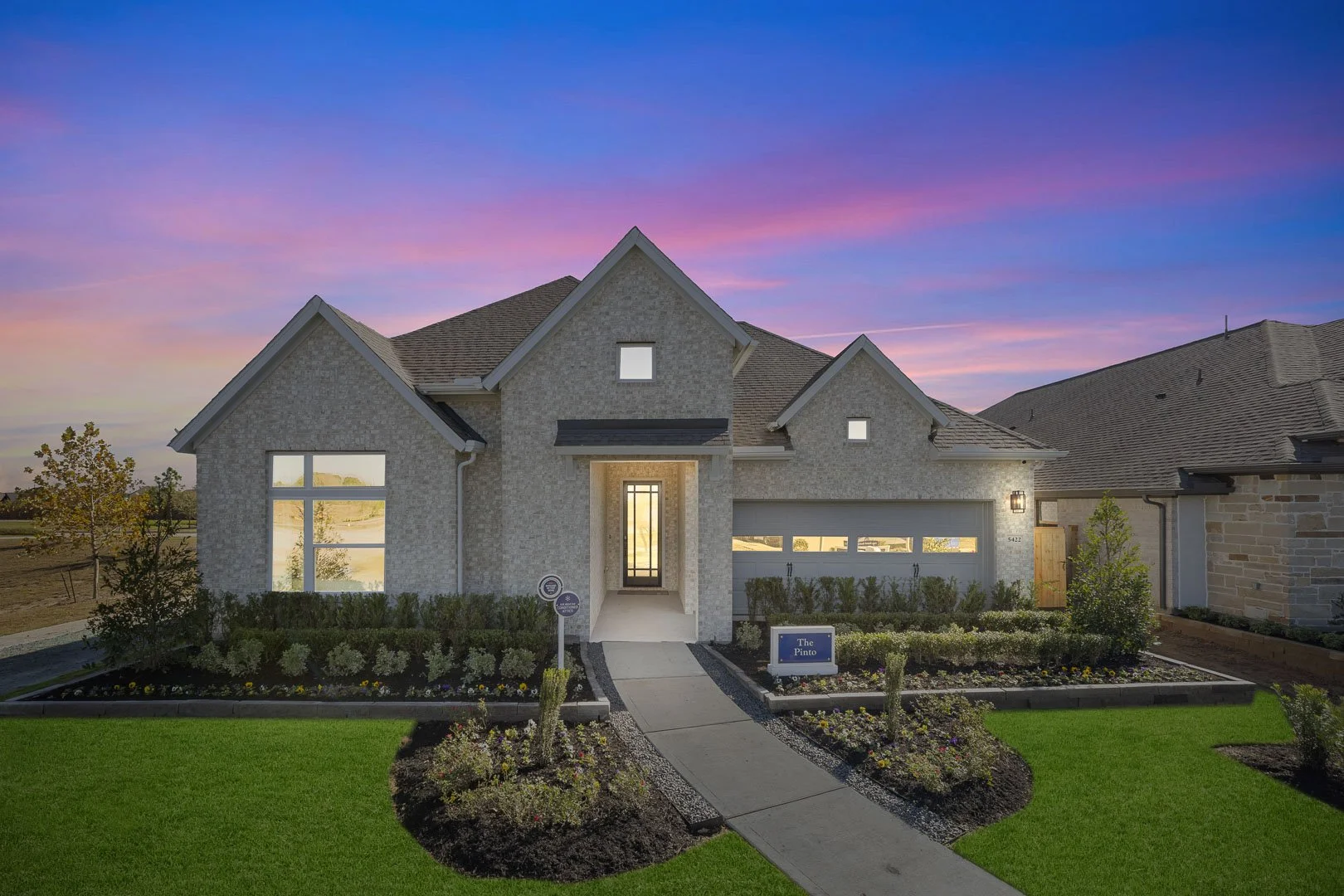 manvel-tx-houston-twilight-photography-new-construction-exterior.jpg