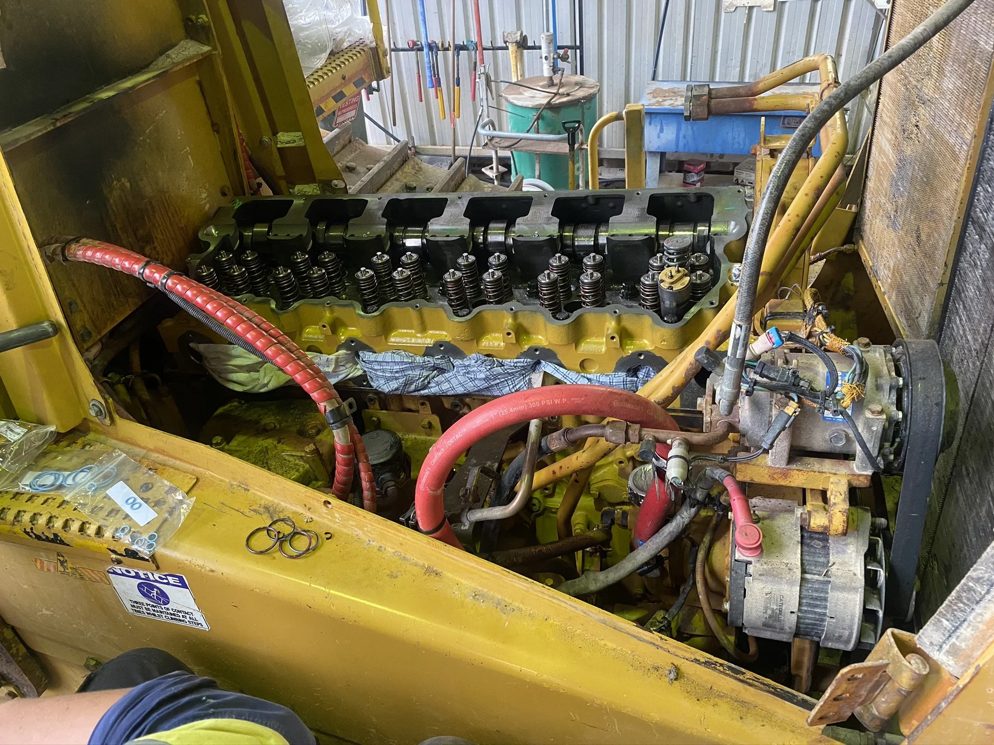 Trucks, earthmoving, mining (18).JPEG