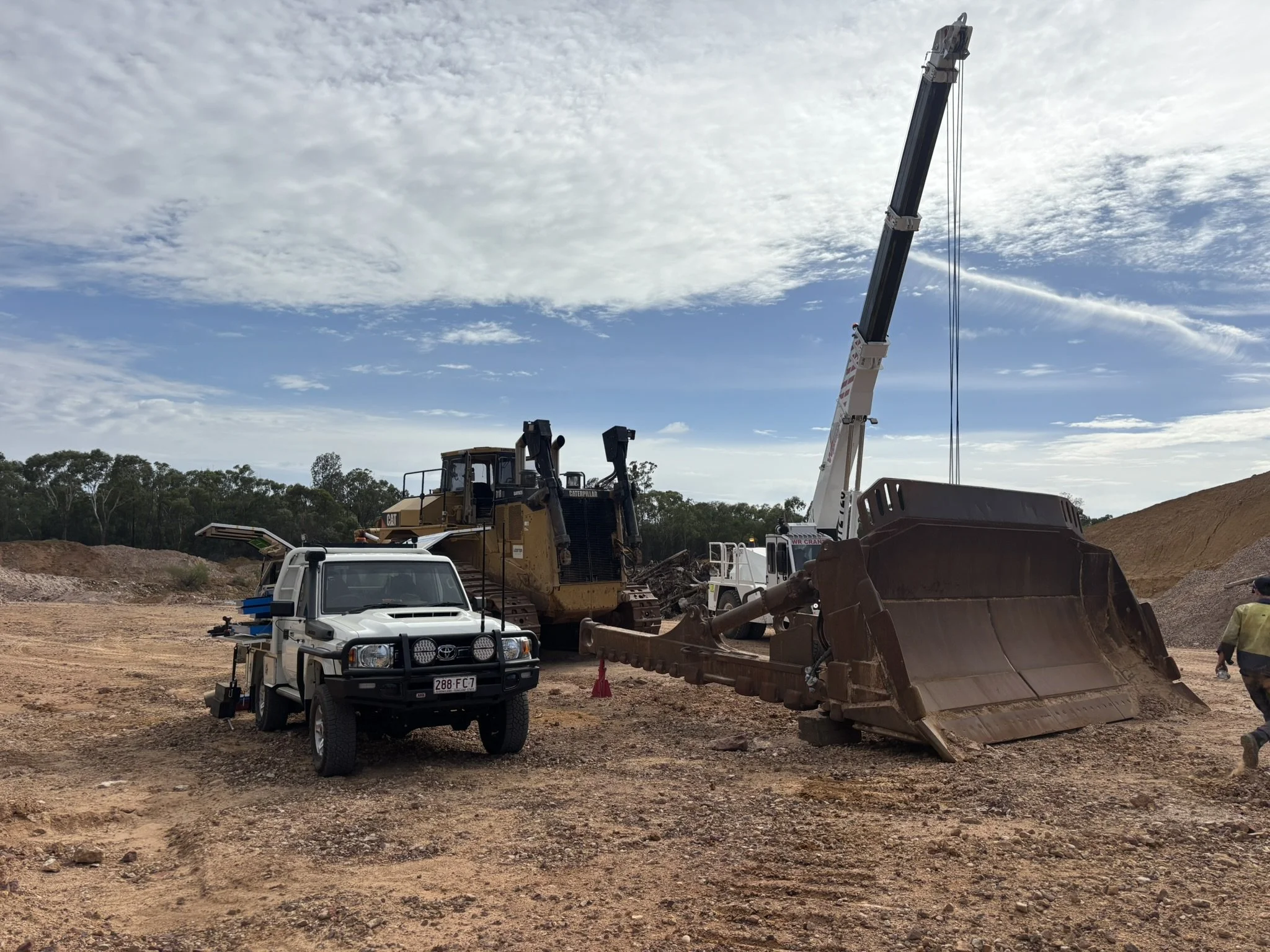 Trucks, earthmoving, mining (5).JPEG