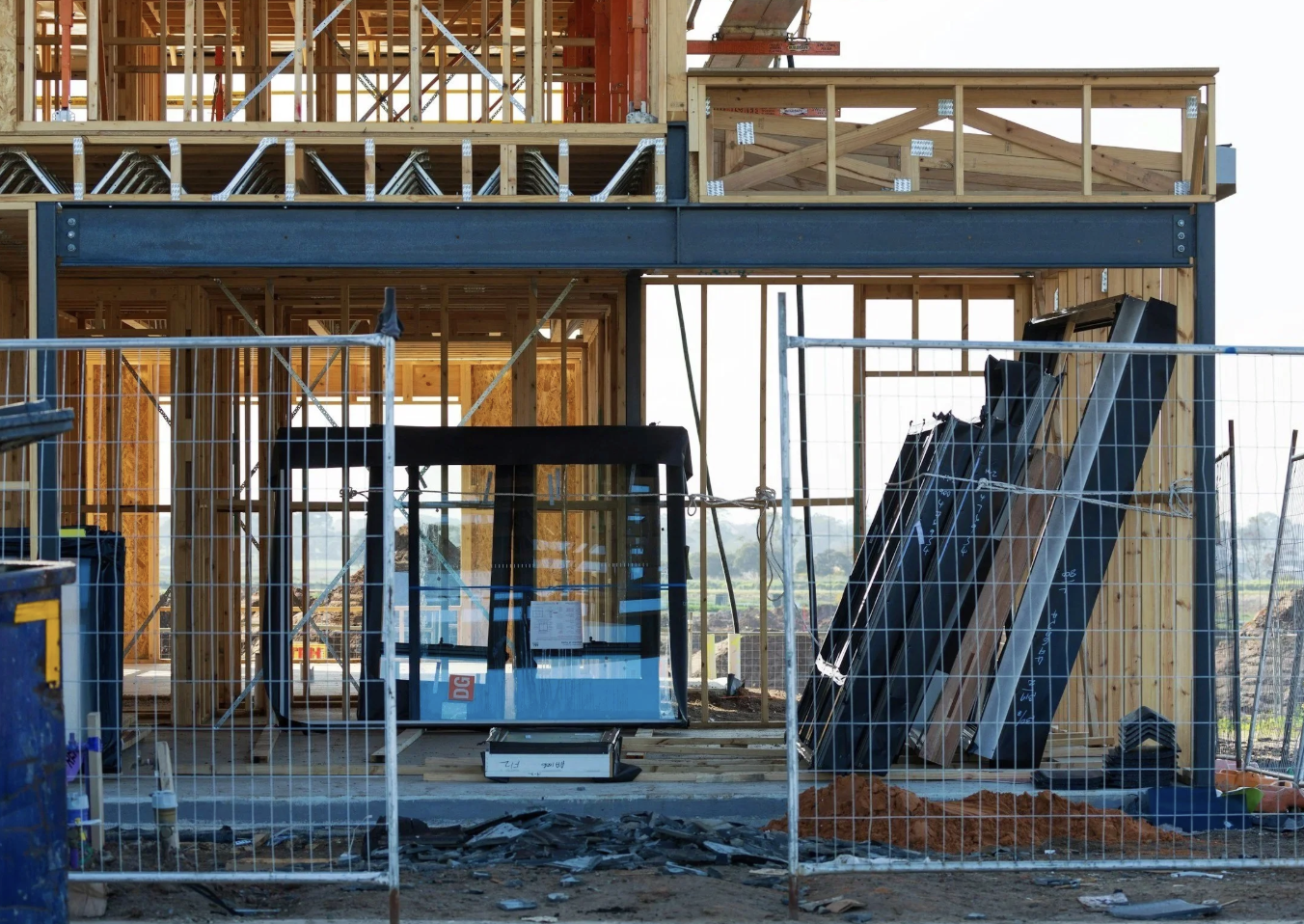 Wall Systems Guide: Compliance, Fire Ratings, &amp; Sound Control