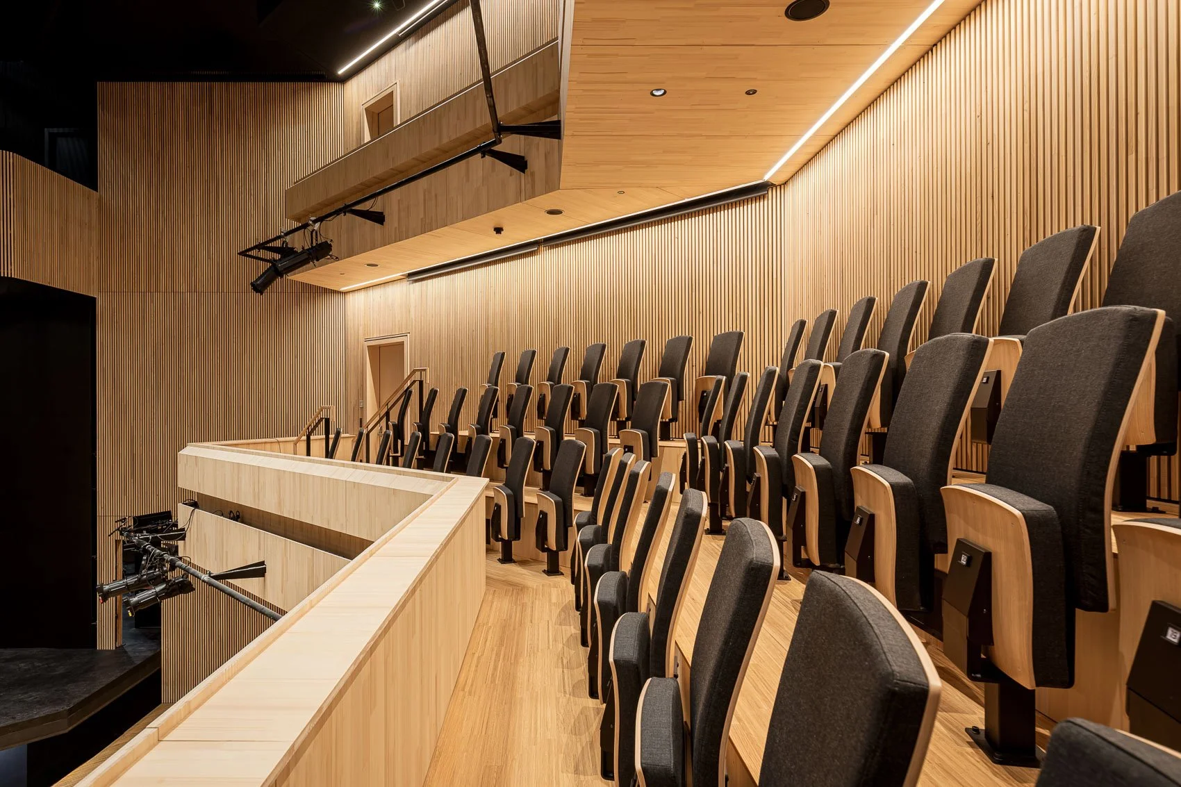 holzbau-globe-theater-coburg-15.jpg