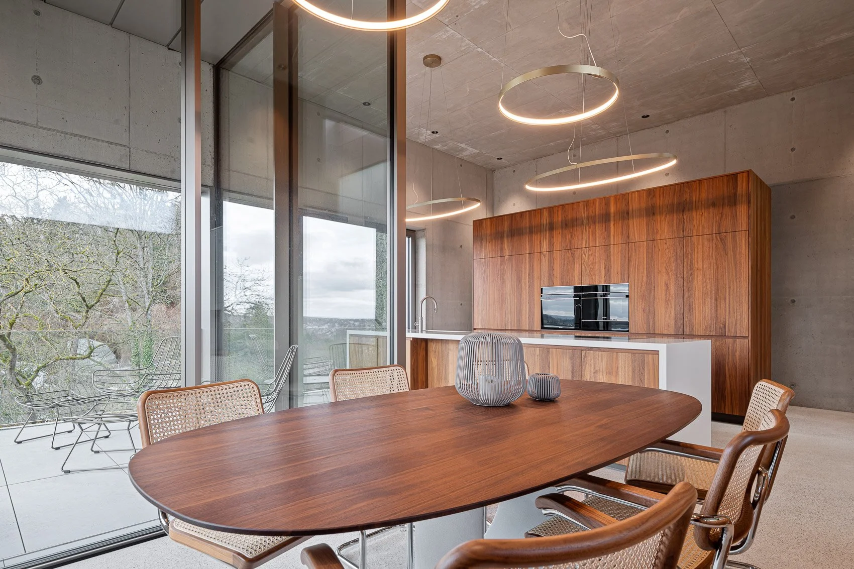 wohnhaus-aus-naturstein-beton-holz-19.jpg